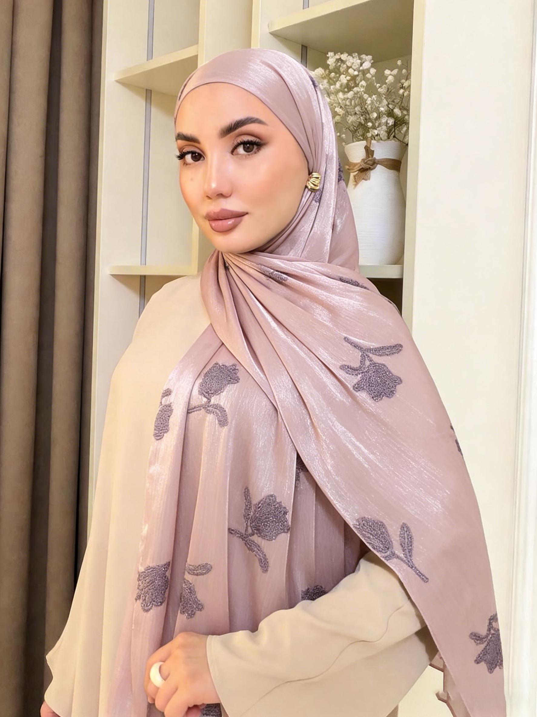 Hijab élégant à broderie florale, foulard islamique tendance pour femmes, hijab scintillant, léger, en tissu froissé uni