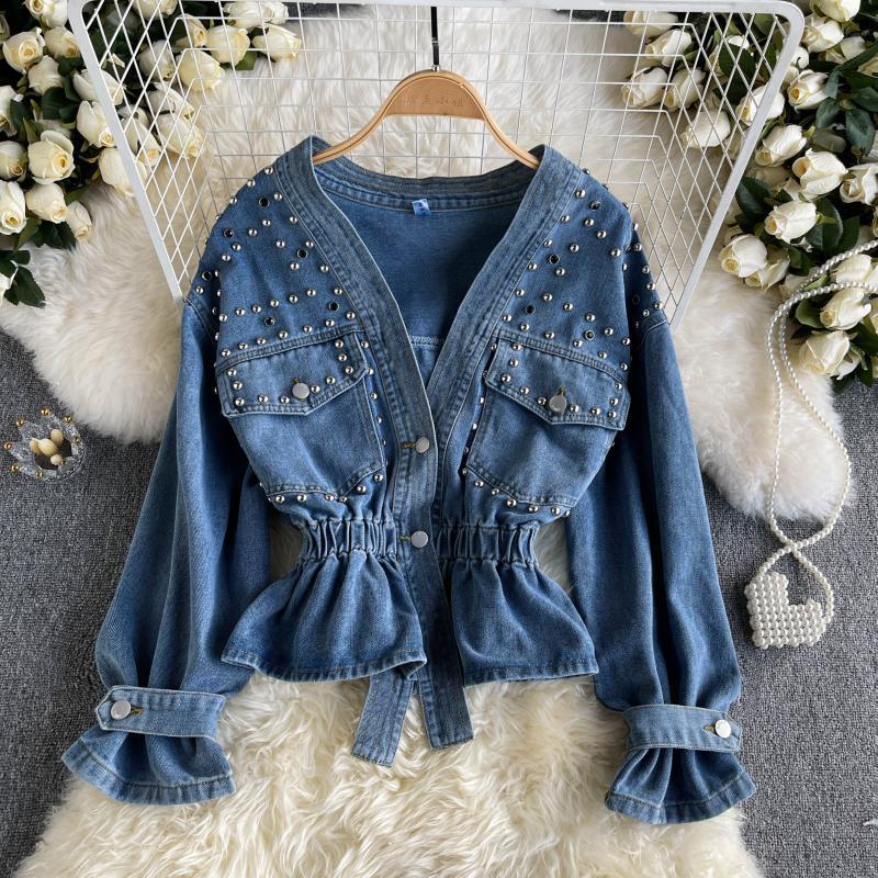 Veste en jean pour femme, design inspiré, nouvelle collection Printemps Automne 2026, richement ornée de strass et de perles cloutées, coupe amincissante, à manches longues