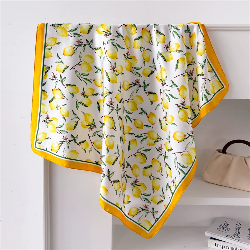 Nouvelles écharpes de luxe imprimées de 70 cm, écharpe en soie pour femmes, décorations florales printemps-été, petites cravates, bandeaux pour cheveux, sacs, vente en gros