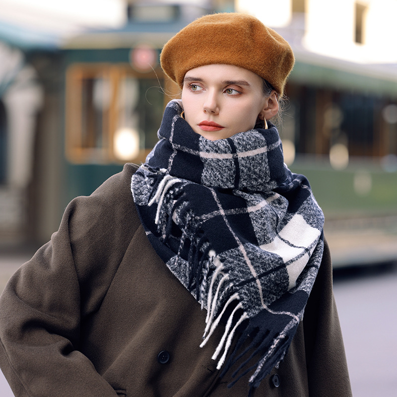 Écharpes en fausse fourrure imitation cachemire pour femme, écharpe à carreaux chaude et épaisse pour l'automne et l'hiver, châle à franges très tendance