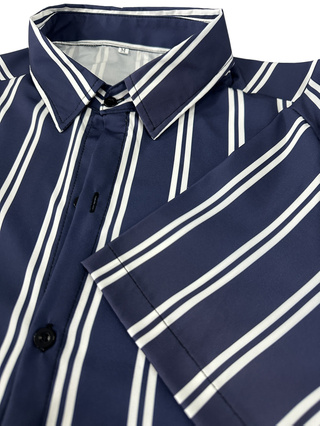 Chemise de plage décontractée pour homme, imprimée, à manches courtes, rayée bleue, chemise hawaïenne, haut minimaliste et tendance.