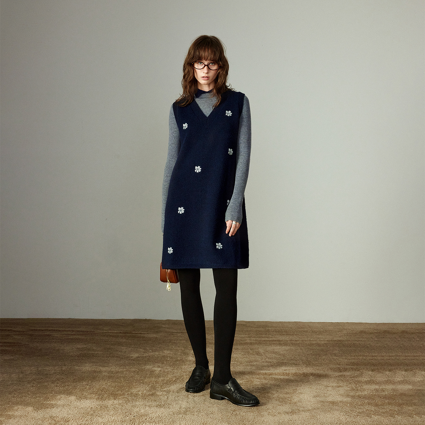 TOYOUTH femmes robes 2025 hiver nouvelle robe débardeur sans manches Arctic polaire brodé col en v robe tricotée