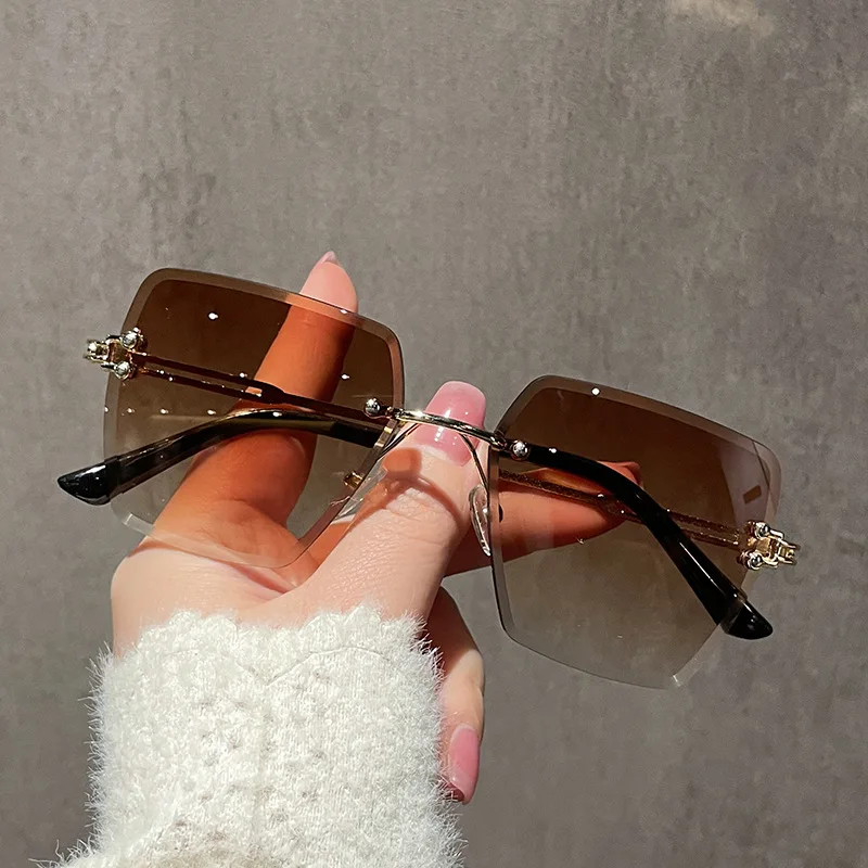Lunettes de soleil oversize sans monture tendance 2026 pour femme – Design de marque de luxe célèbre, style vintage sexy pour l'été