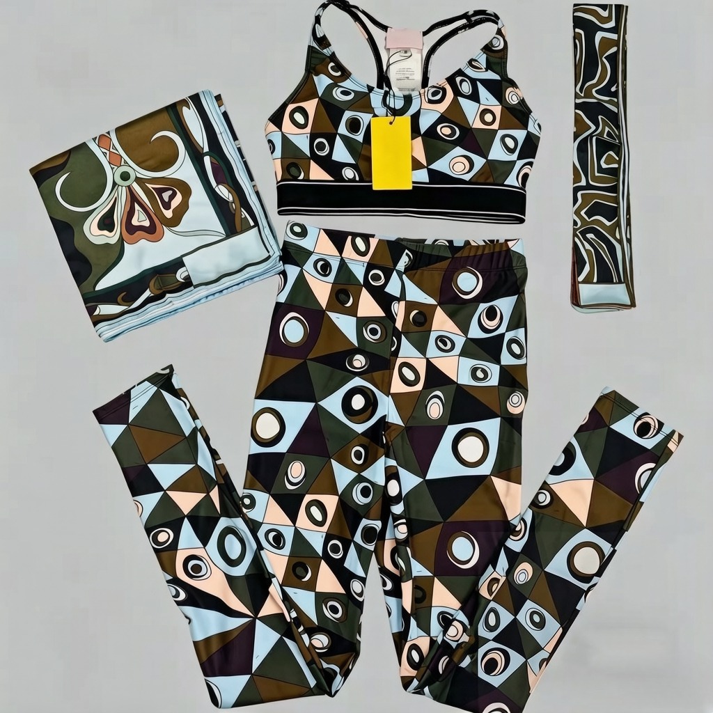 Ensembles de yoga et de sport pour femmes, design classique 2026, avec foulard bandeau et logo signature, de marque de luxe, comprenant des ensembles pantalon et des tenues de plage