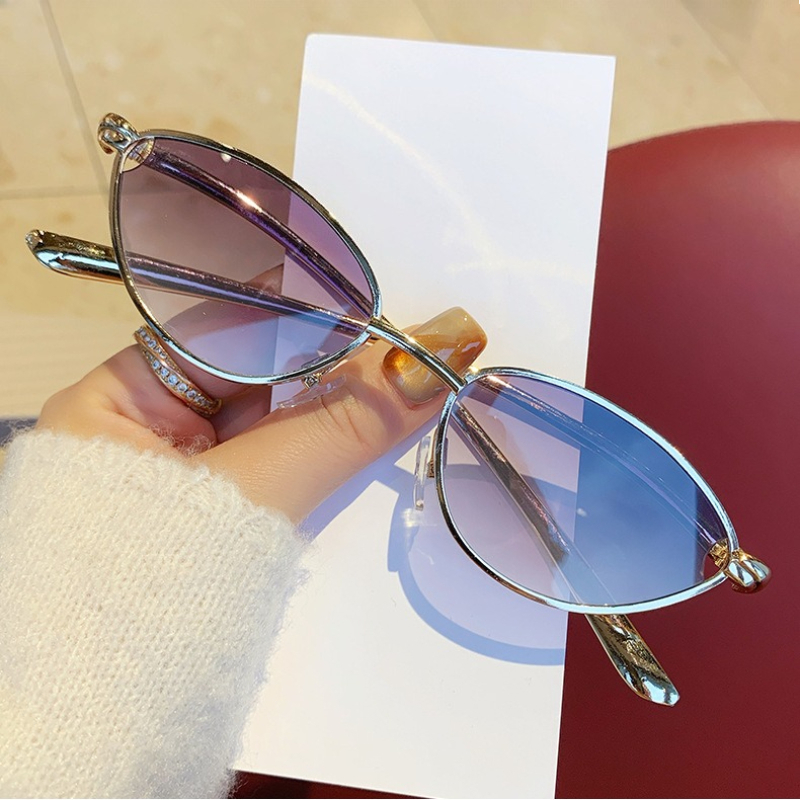 Lunettes de soleil œil de chat de luxe pour femmes, de marque, rétro, avec branches métalliques, élégantes, protection UV400, monture dorée