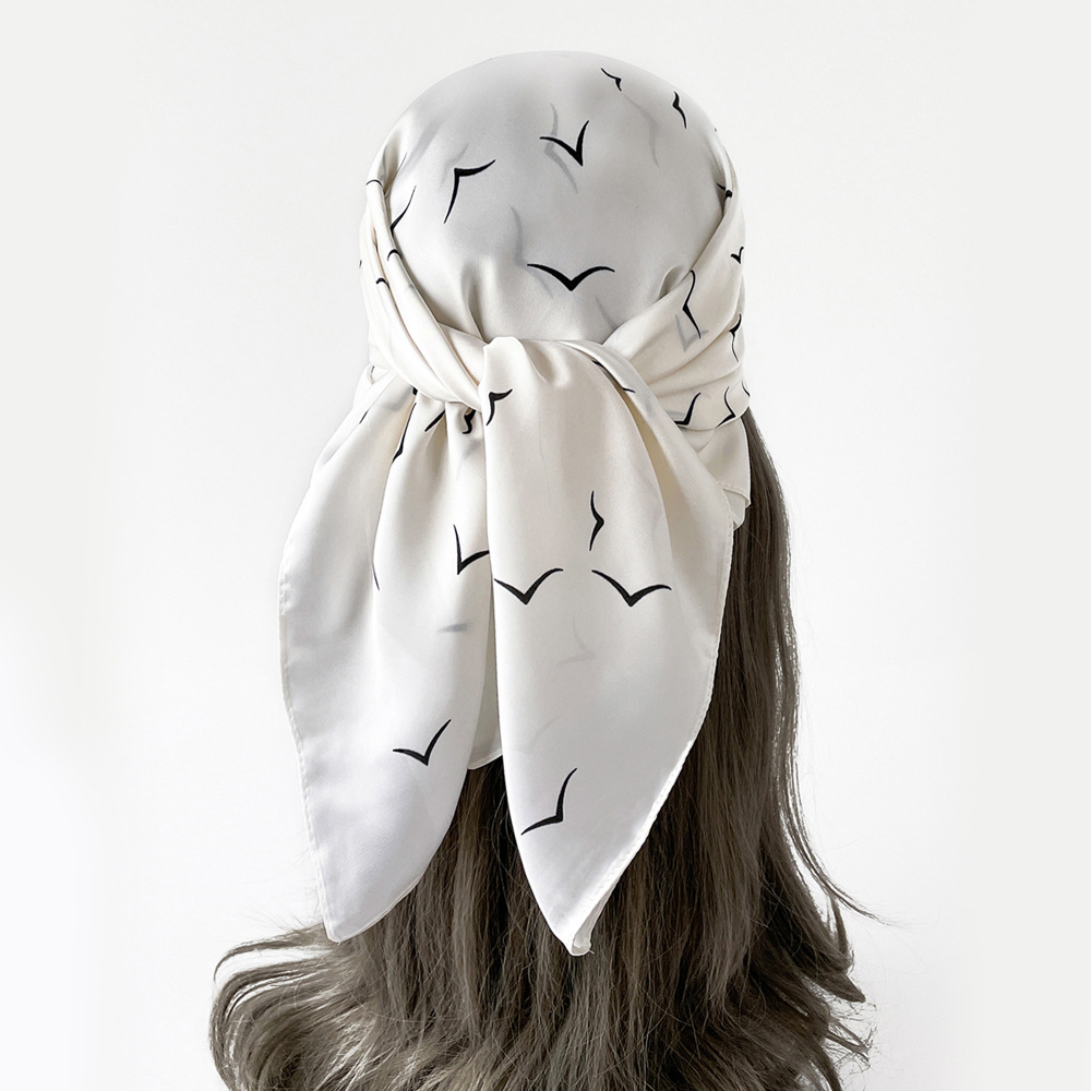 Foulard carré imprimé 70 cm Spring Fresh pour femme, style bandana minimaliste, léger et polyvalent, pour le quotidien, le bureau, les fêtes et les vacances