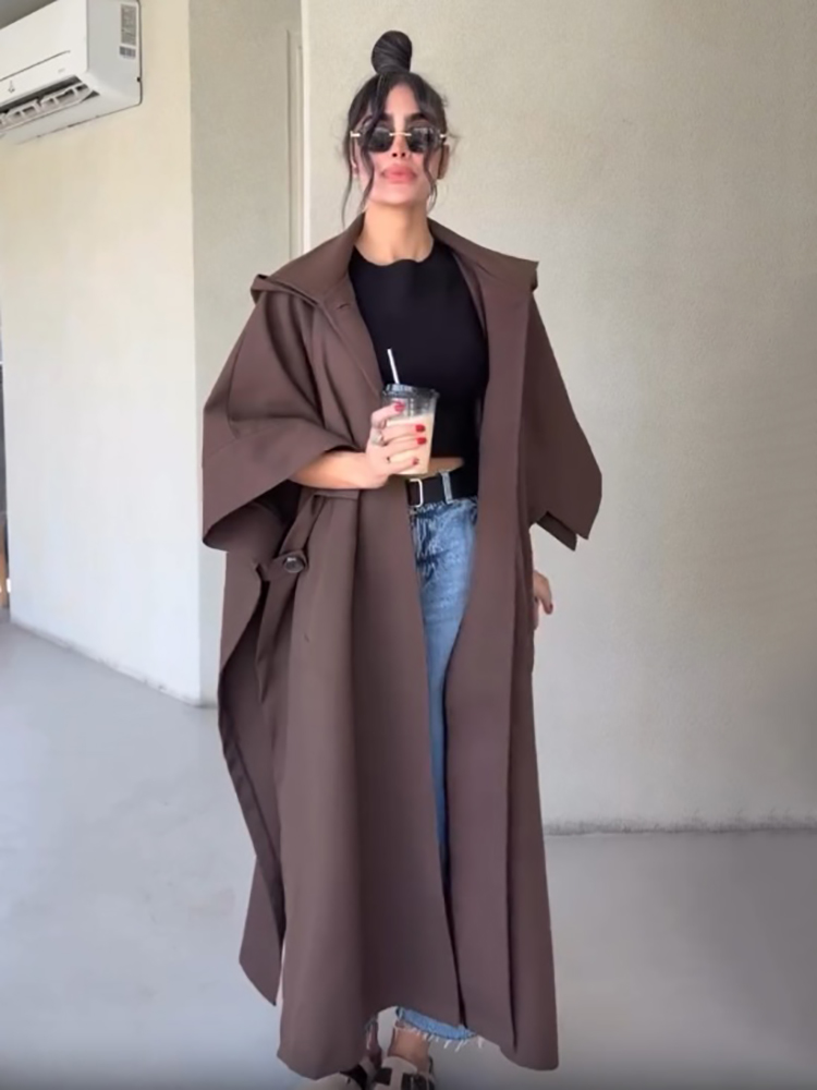 Manteau long élégant de style cape à capuche vintage, ample et décontracté pour femmes, vêtement d'extérieur tendance et à la mode pour l'automne.