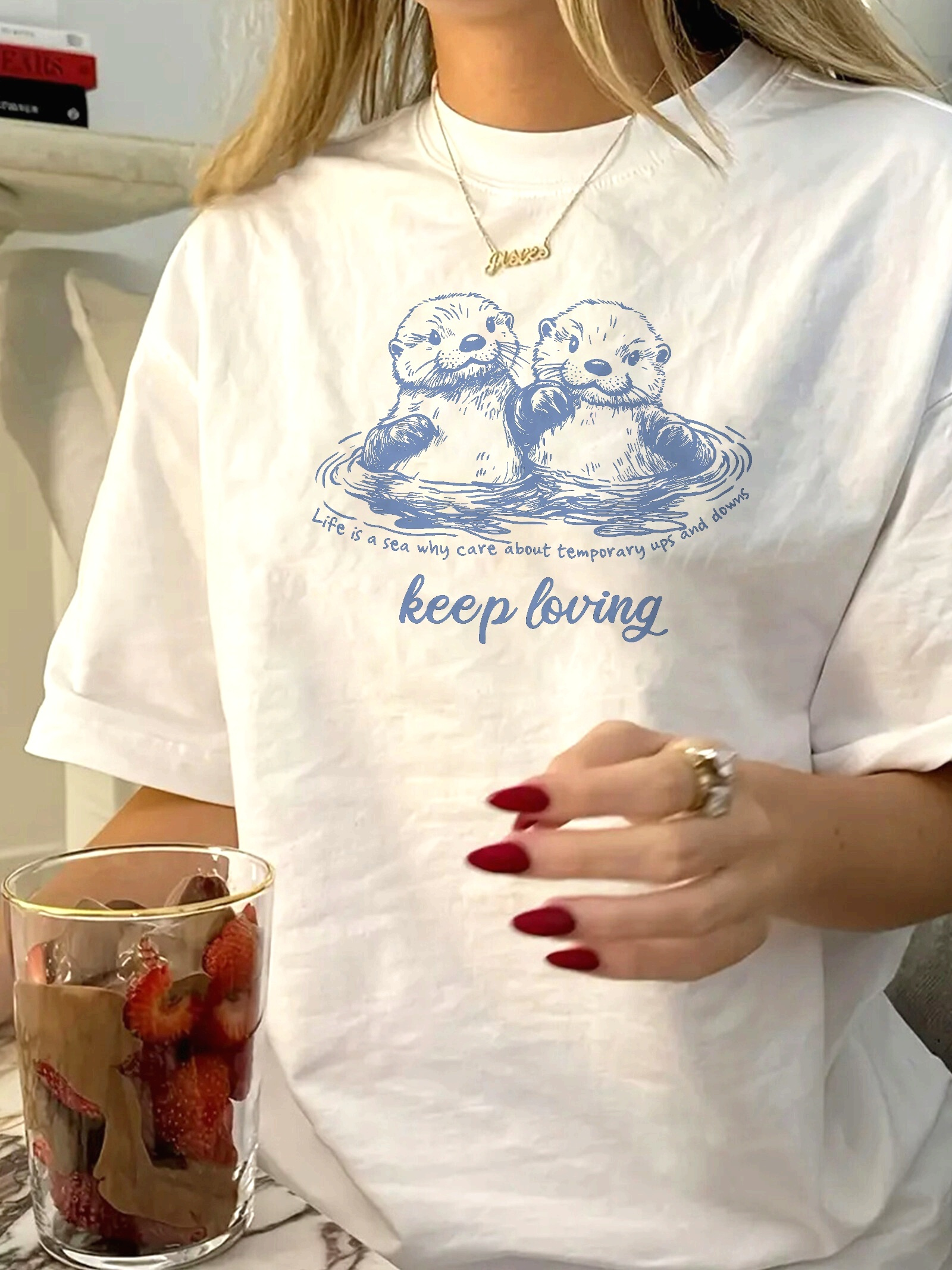T-Shirt à manches longues pour femmes, mignon Couple de loutre, avec motif d'ondulation d'eau bleue, Harajuku, haut d'été
