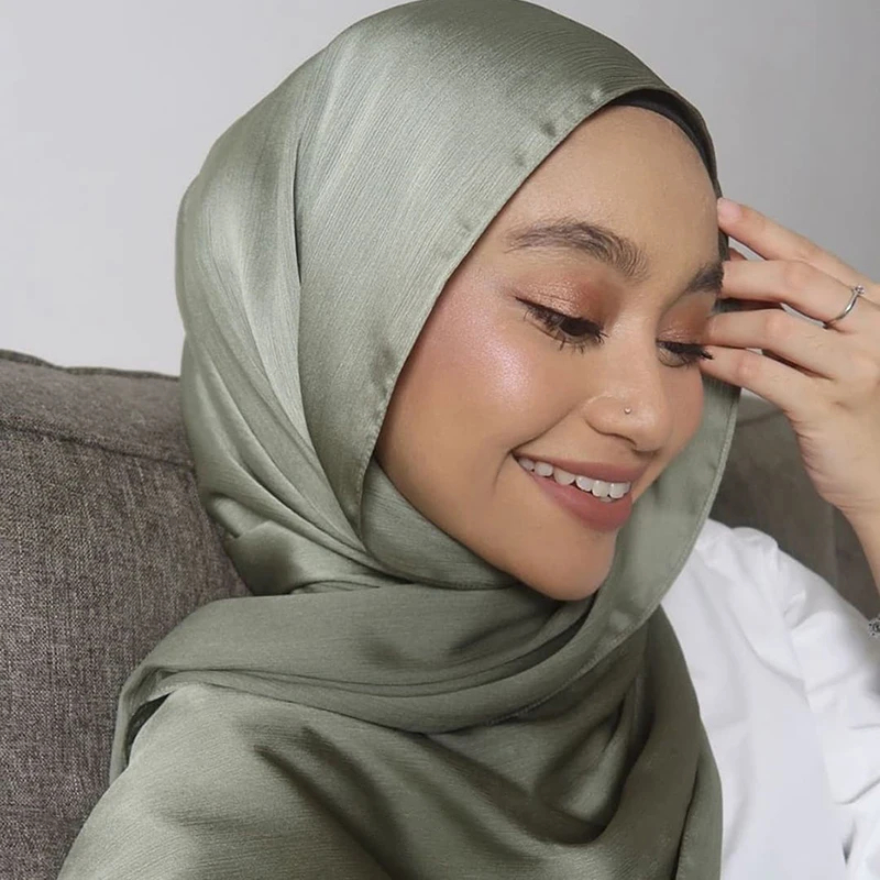 Mode Medine soie froncée SATIN soie HIJABS femmes longue couleur solide plaine HIJABS bandeau Maxi lslamic Sjaal 180*70CM 2022