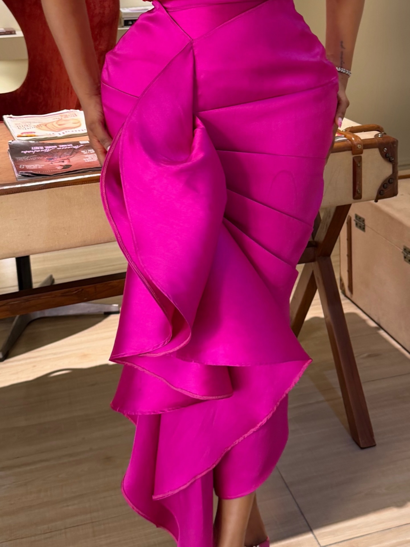 Jupe en satin asymétrique élégante pour femme, jupe plissée taille haute pour l'été, jupe de fête mignonne, mini-jupe tendance à fente haute Aso Ebi 2026