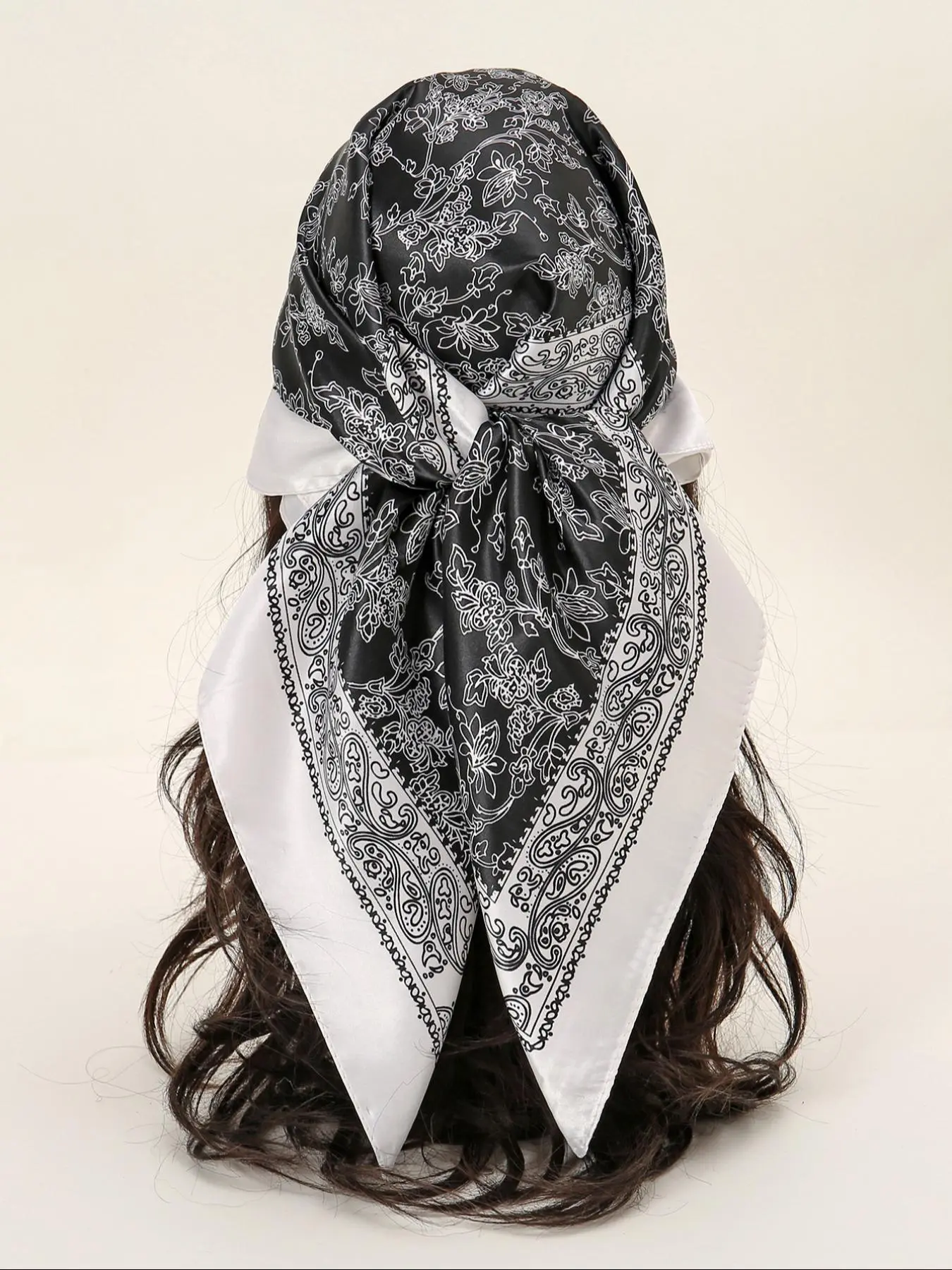 Écharpe en satin à imprimé floral élégante pour femmes, nouveau style, châle doux et confortable, foulard polyvalent décontracté