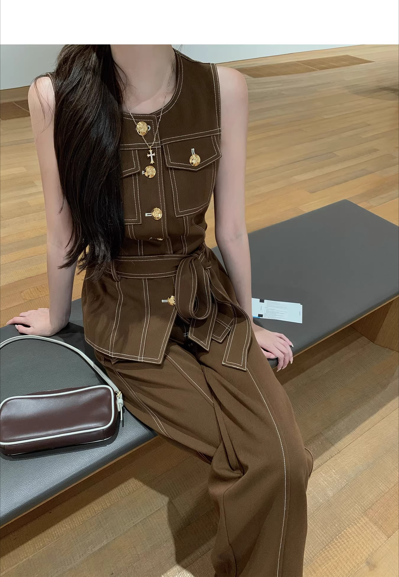 Ensemble veste et pantalon droit, nouveau style 2026, tendance japonaise, avec ceinture à boucle dorée surpiquée