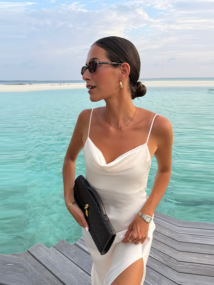 Robe longue élégante en satin pour femme, col en V, sans manches, dos nu, fente haute, robes de plage pour les vacances, maxi vestidos, nouvelles robes pour femme 2026