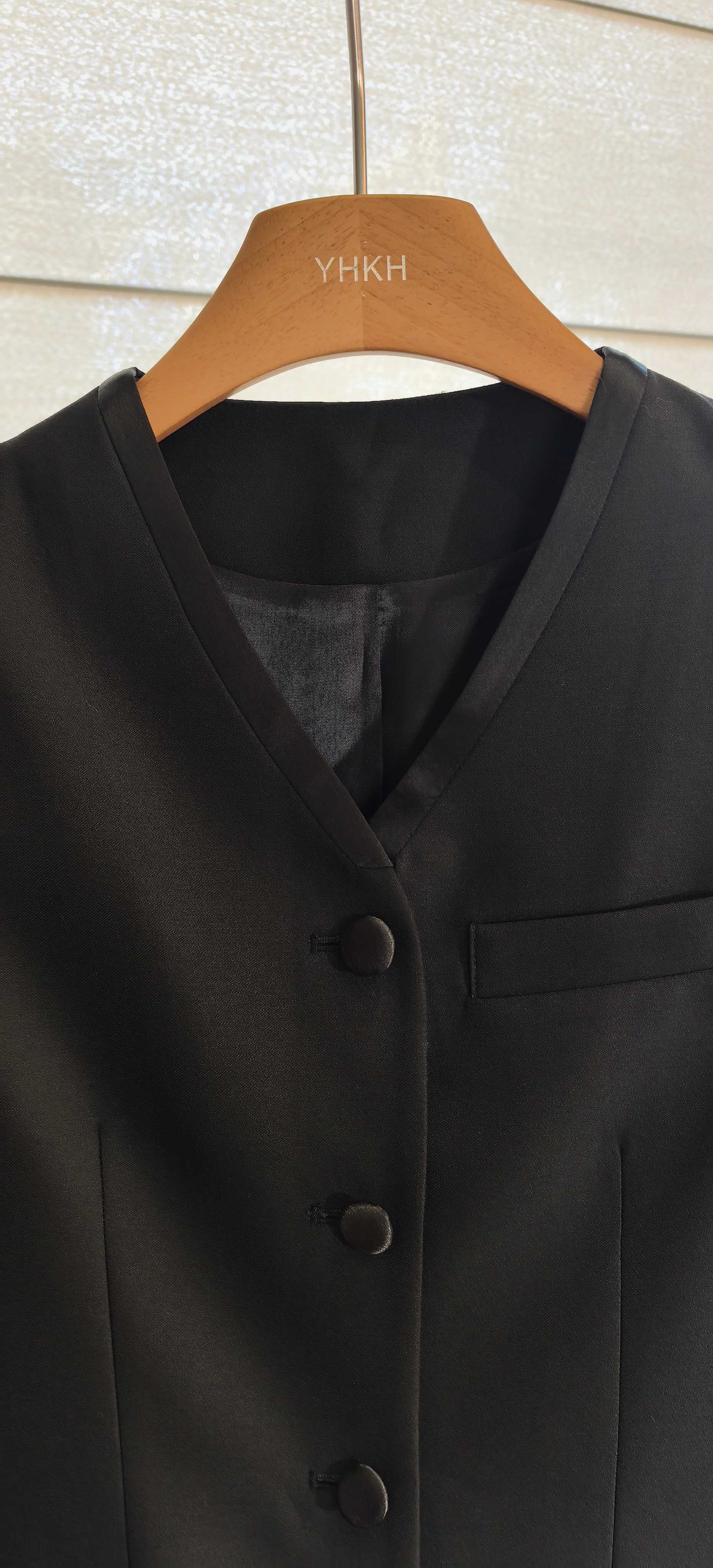 Nouveauté printemps 26 : Blazer en laine mélangée avec col en soie pour femme