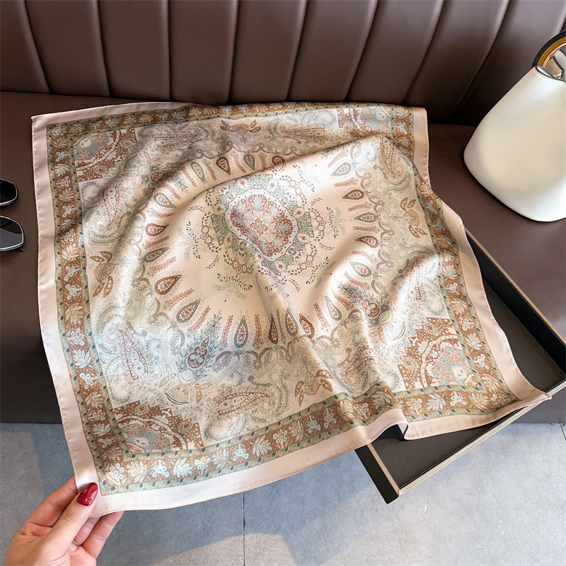 Nouveau foulard carré 2026 pour femmes, foulard rétro à motif cachemire, hijab pour femmes, foulard en imitation soie doux, châle