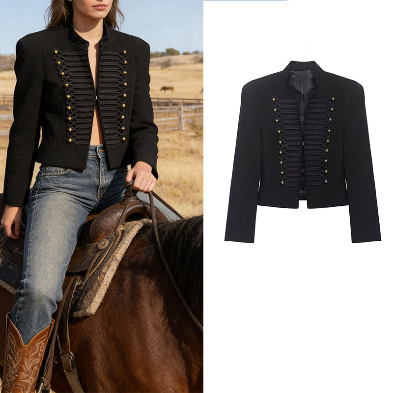 Veste Courte Femme Blazer avec Décoration Tressée et Boutons Dorés Épaulettes – Collection Printemps 2026