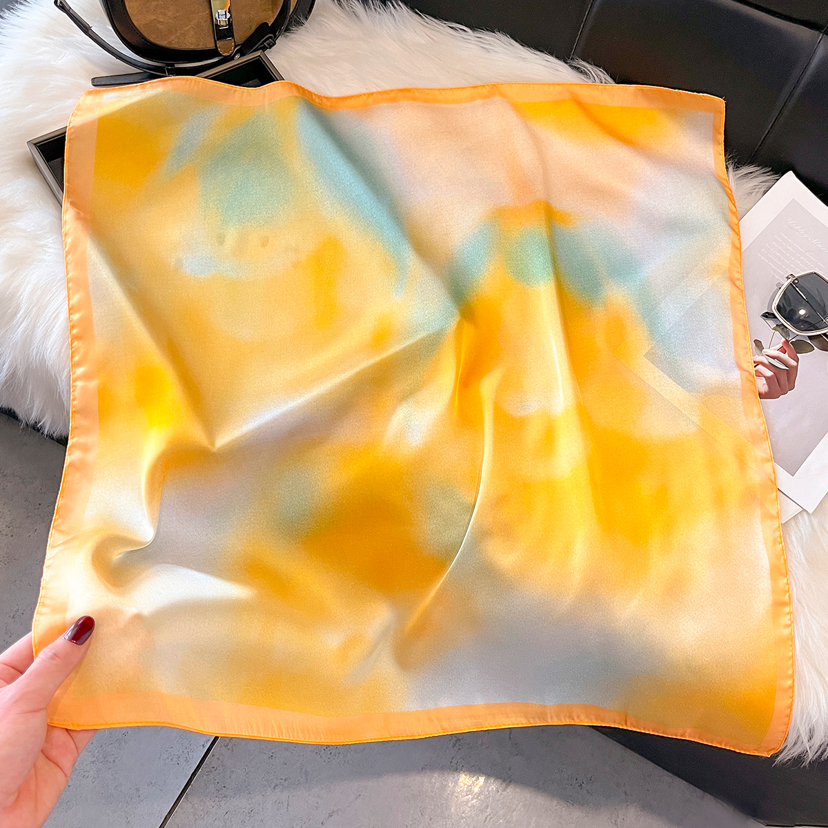Écharpe carrée de luxe pour femmes, élégante, douce, en soie artificielle, imprimée, foulard, hijab, bandana, châle, couleur tendance