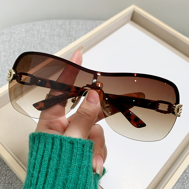 Lunettes de soleil carrées décontractées pour femmes et hommes, verres dégradés, marque de créateur, idéales pour les voyages et les activités de plein air