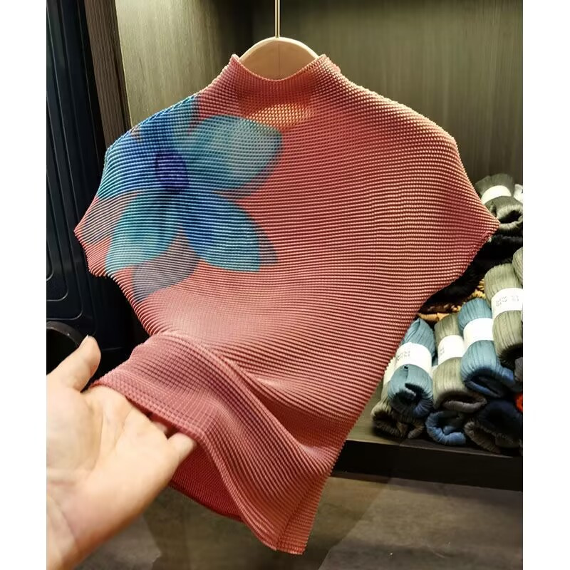 Femme vêtements T-shirt Miyake plissé Grain imprimé T-shirt femmes manches courtes rétro col mi-haut été Joker haut mince