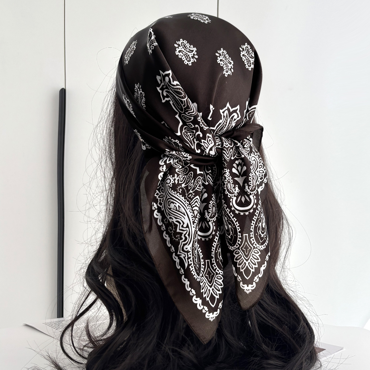Écharpe rétro à motif cachemire pour femme, foulards carrés en soie satinée, mouchoir pour cheveux, bandana pour la tête, petit foulard de cou, hijab, châles pour femme