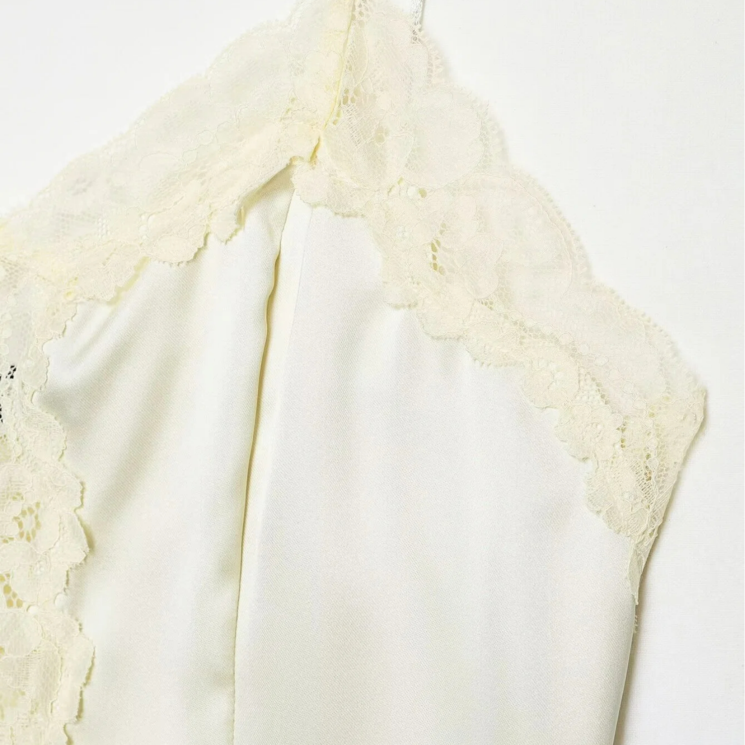 Nouveau débardeur court en satin pour femme, collection été 2026, avec dentelle, sexy, élégant et tendance