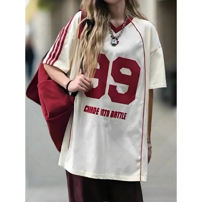 T-shirt Oversize Femme 2026 Col V Ample Vintage Style Football 99 Y2K avec Numéro et Lettres Imprimés – Top Rétro Universitaire Streetwear
