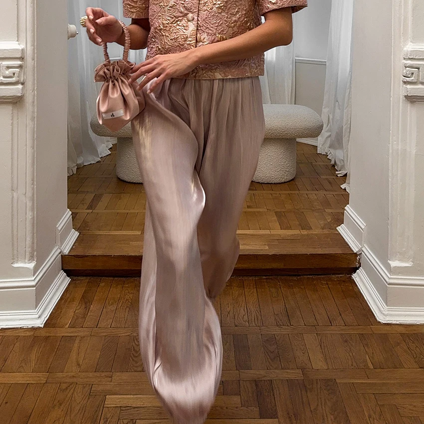 Pantalon ballon plissé rose élégant en crêpe pour femme, style chic urbain, taille haute, vintage, automne