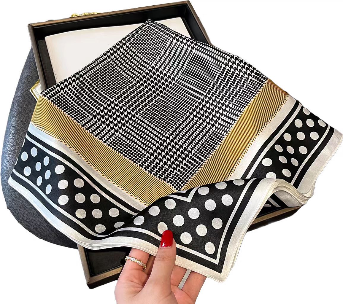100% Foulard en soie Pure femmes Foulard de haute qualité carré femme Foulard mode impression dame châle enveloppes Hijab Bandana foulards