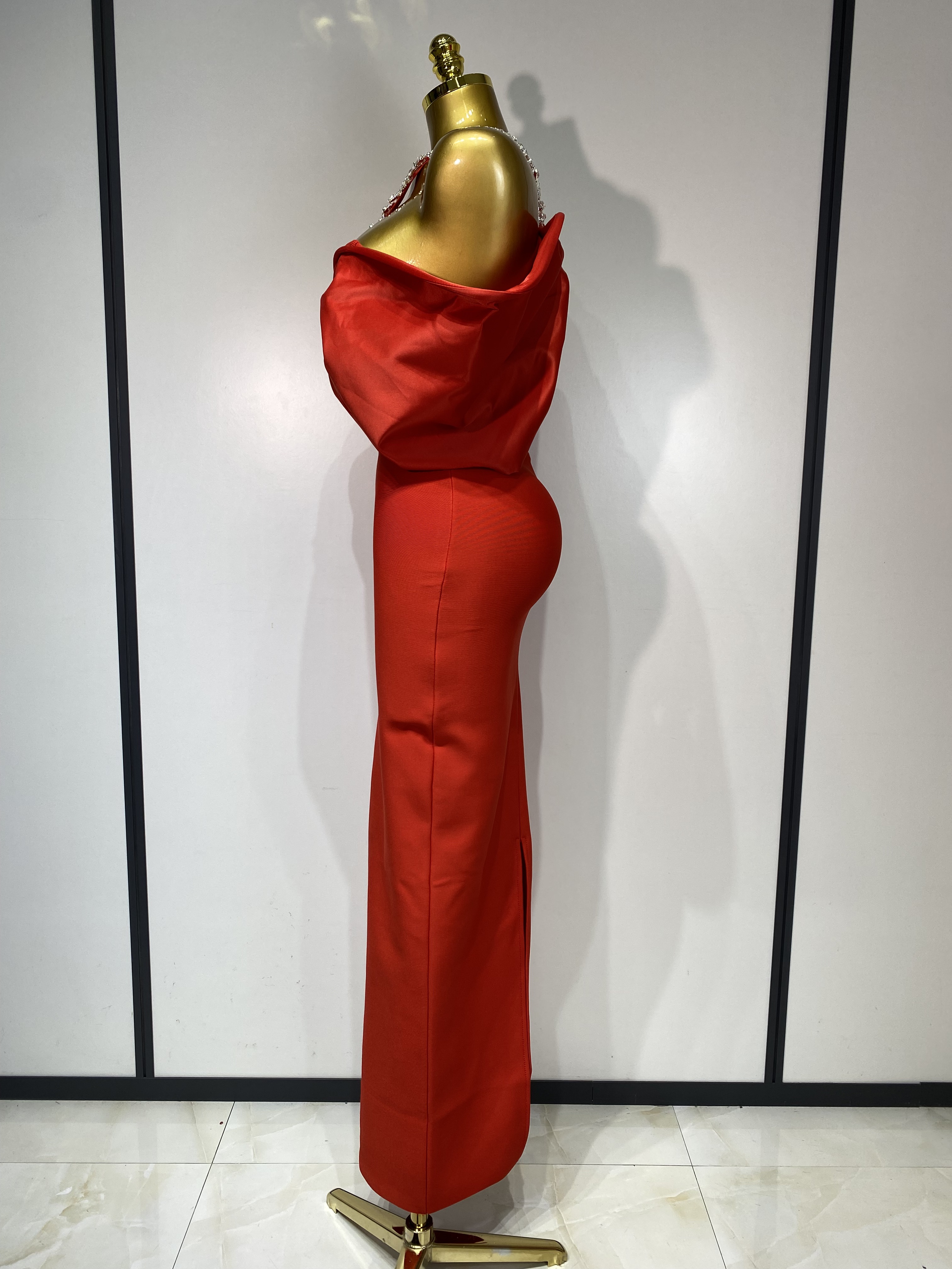 Femmes Sexy élégant licou hors de l'épaule cristal moulante longue robe de pansement discothèque soirée de luxe robe d'anniversaire