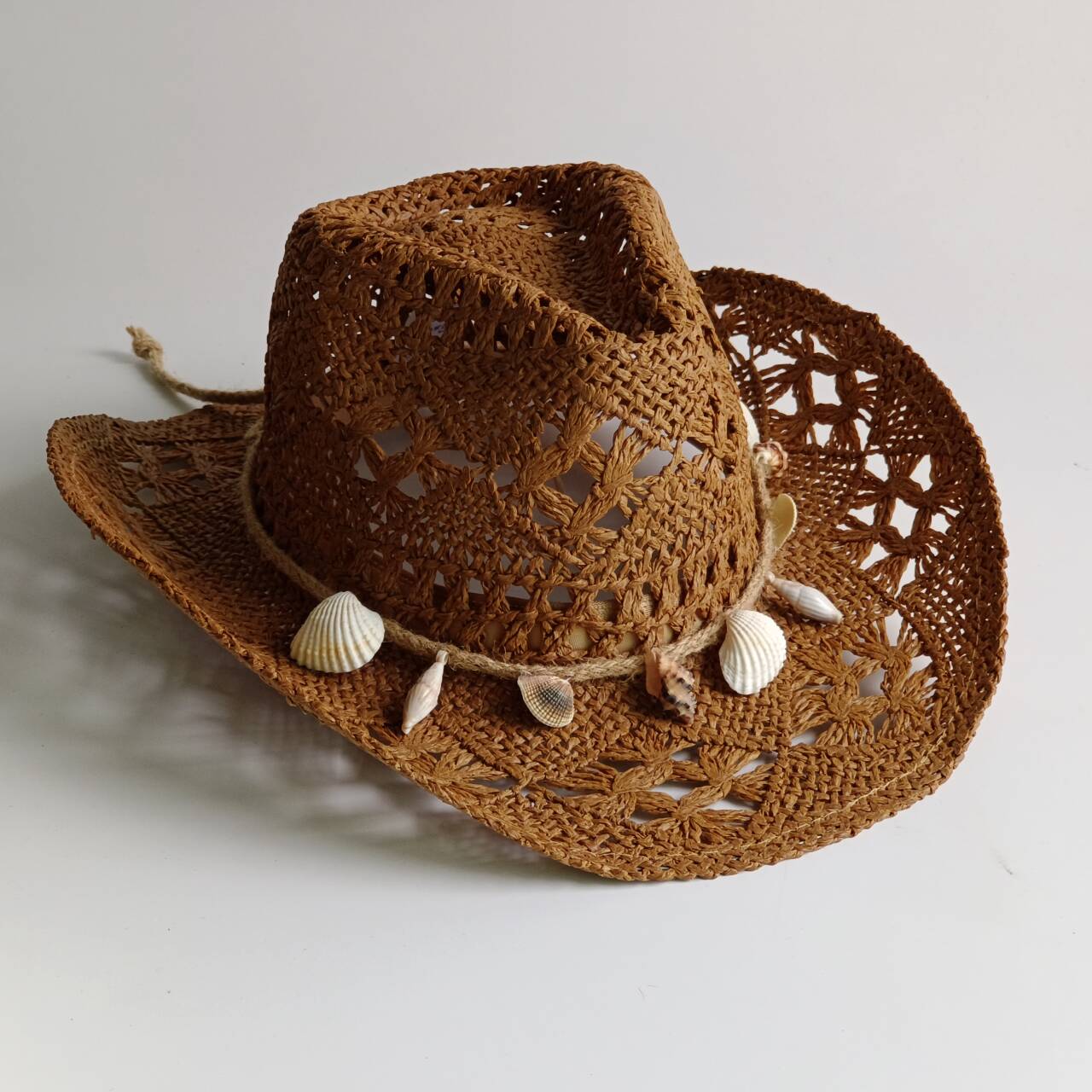 Chapeau de soleil bohème d'été en paille avec perles en bois et coquillages, style western pour femmes et hommes, chapeau de cowboy