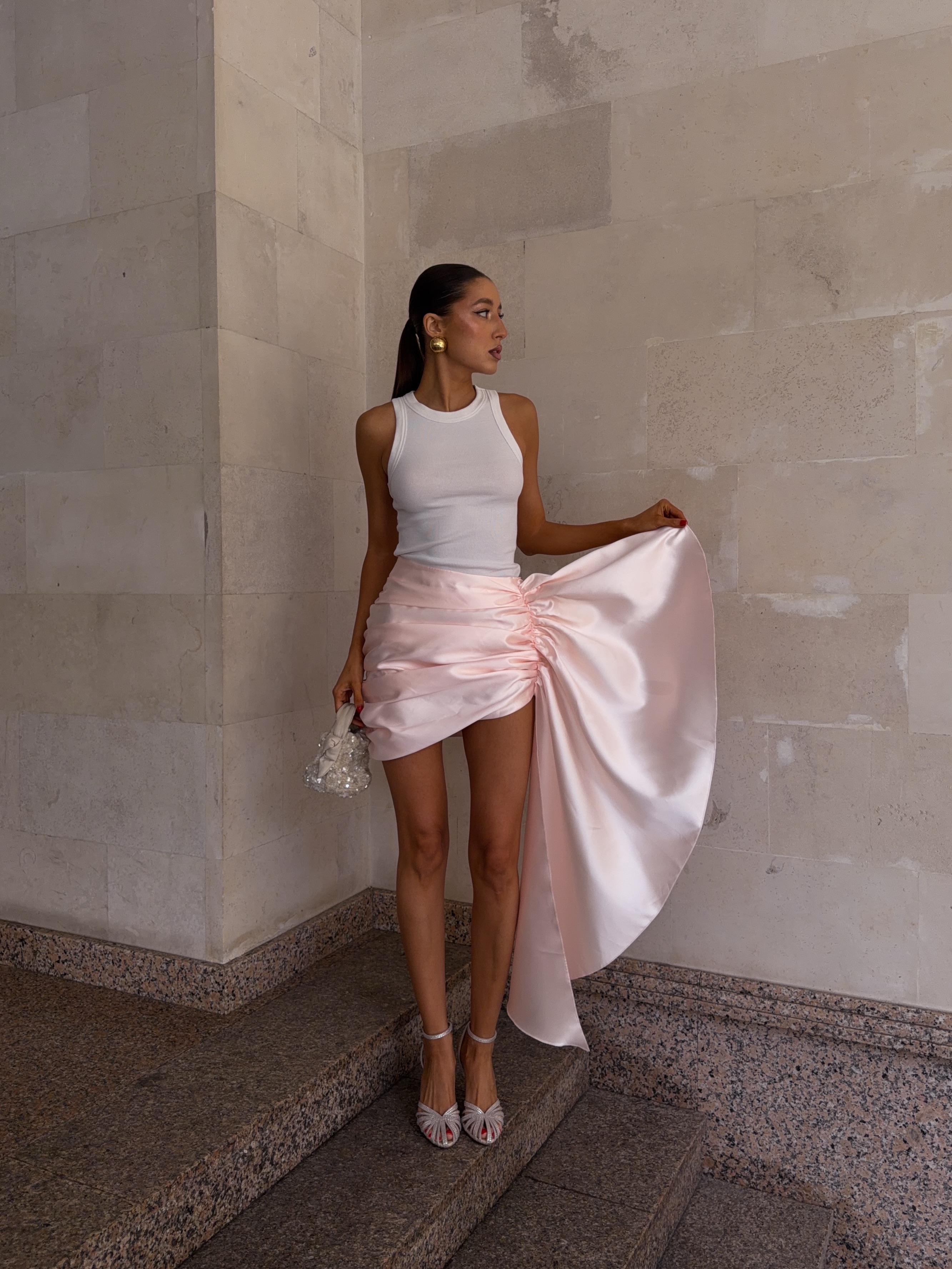 Jupe mini asymétrique en satin pour femme avec traîne, bustier froncé, rose, à volants superposés, élégante, pour cocktail et rendez-vous 2026
