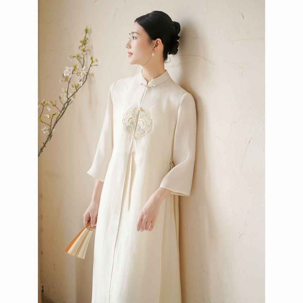 Robe de style chinois pour femmes, nouvelle collection d'été, broderie classique, longue robe élégante, col montant, robe Cheongsam