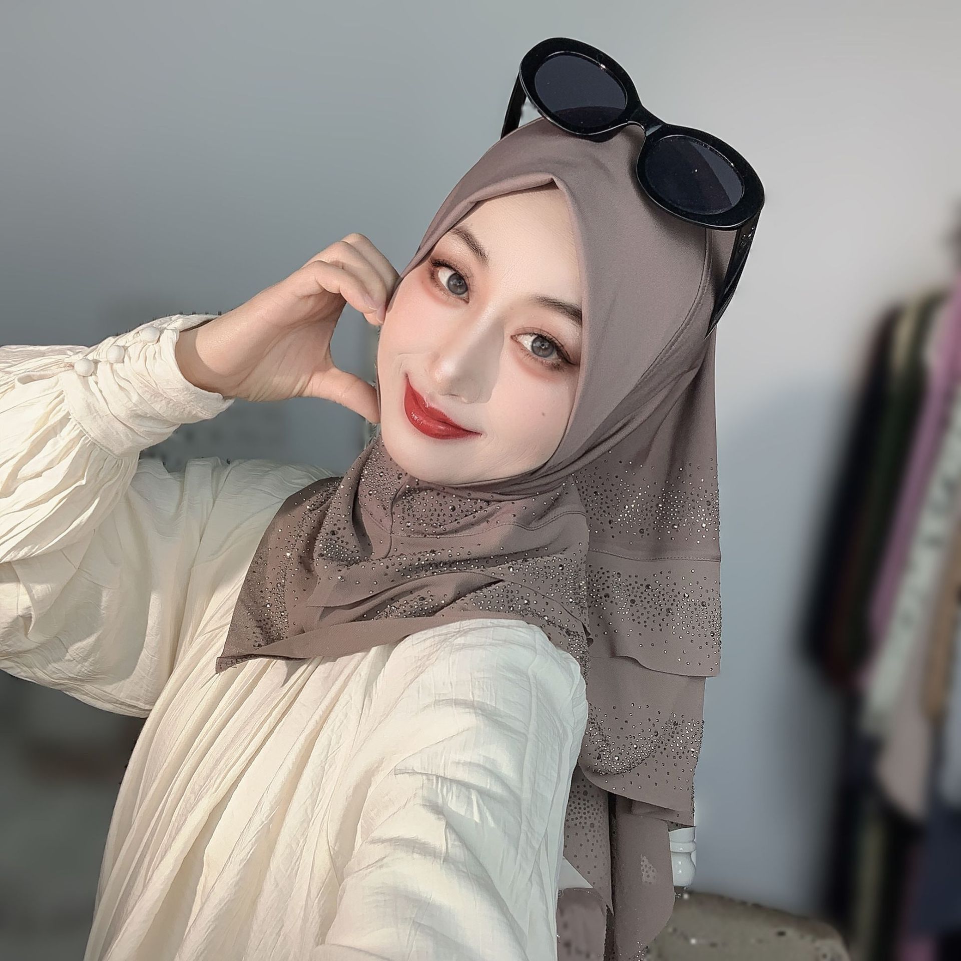 Hijab instantané en mousseline superposée avec strass brillants, prêt à porter, turban musulman, couleur unie, foulard quotidien islamique pour femme