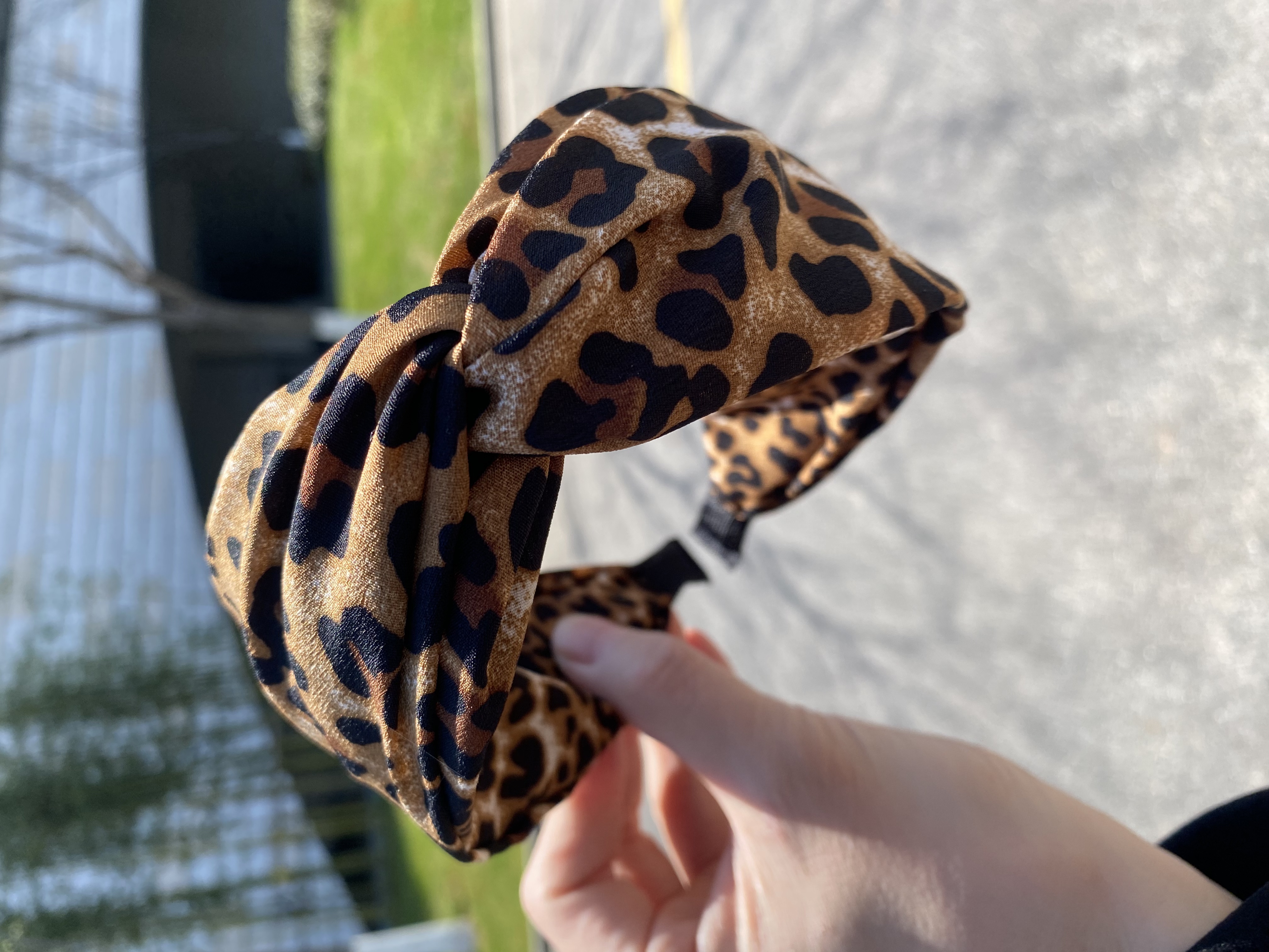 Bandeau large imprimé léopard pour femme – Accessoires pour cheveux noués à la mode avec imprimé animal audacieux, idéal pour un usage quotidien ou le lavage du visage, bandeau pour cheveux