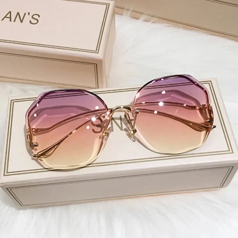Lunettes de soleil carrées élégantes pour hommes et femmes, lunettes de soleil d'extérieur décontractées, miroir de créateur, nuances de voyage