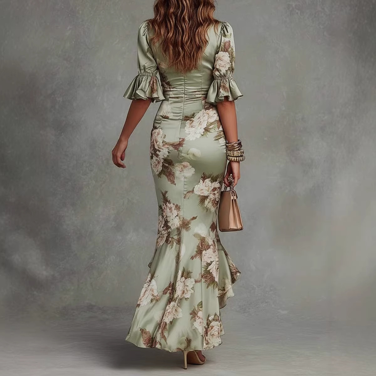 Robe midi en satin vert sauge à motifs floraux pour femme, col en V profond, manches bouffantes à volants, froncée, élégante, pour invitées de mariage, cocktail ou soirée