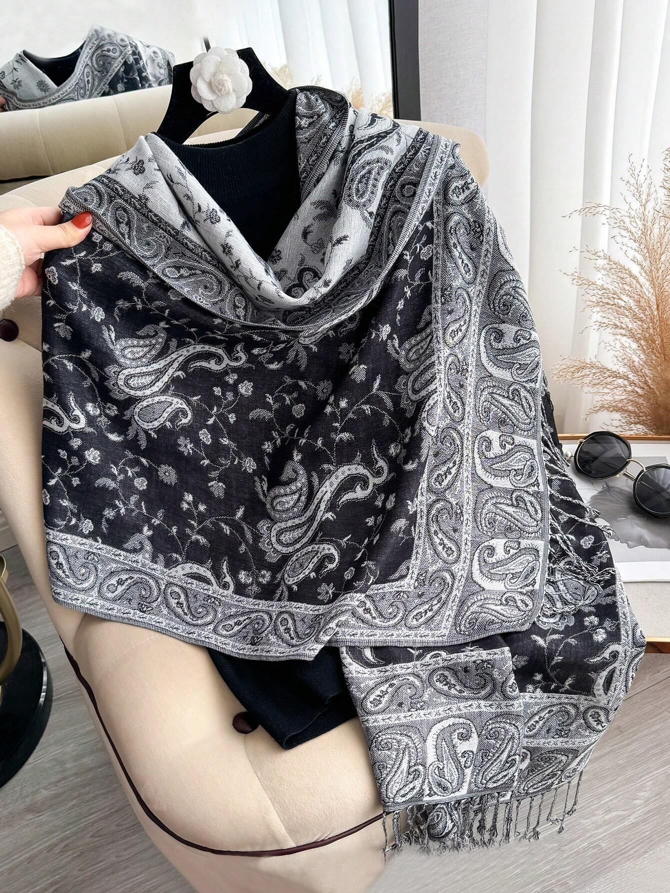 2025 nouveau Pashmina femmes écharpe bohême Paisley châle enveloppement Paisley Jacquard fleurs cachemire classique glands 70X190 cm