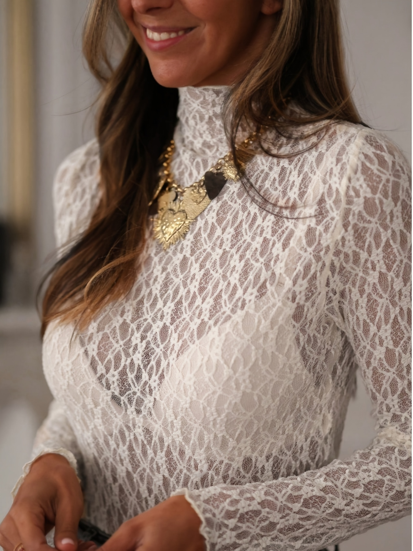 Chemise à col haut en dentelle de style français pour femmes, haut en dentelle transparent à manches longues et coupe ajustée