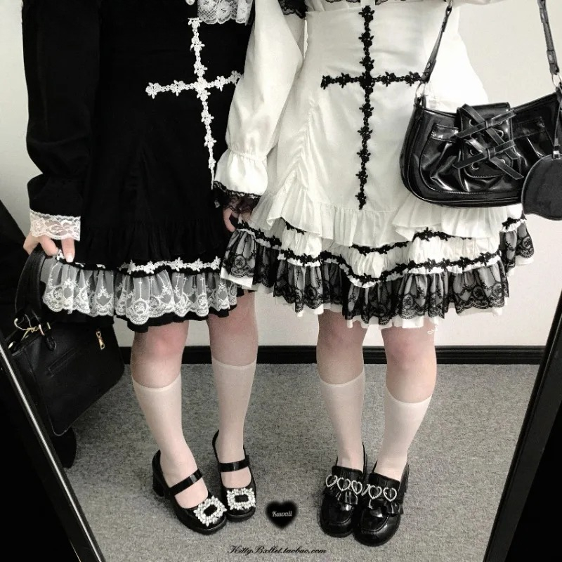 Décontracté Style japonais doux dentelle taille haute jupe courte Femme mode couleur unie nouveau printemps été femmes a-ligne Mini jupes