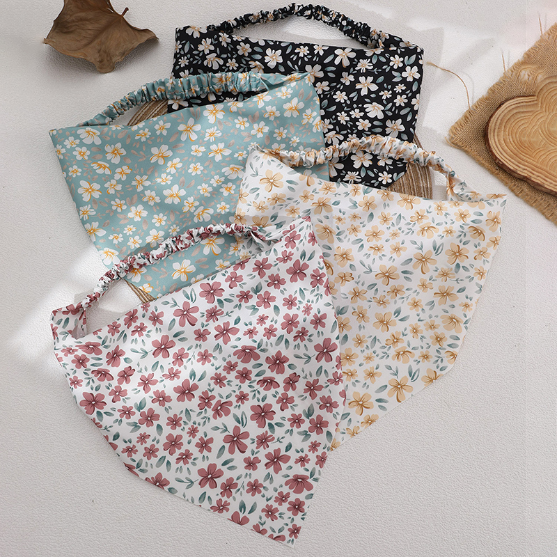 Lot de 4 bandeaux turban floraux avec dentelle et foulard triangulaire – Bandeau élastique pour cheveux, accessoire de mode pour tous les jours.