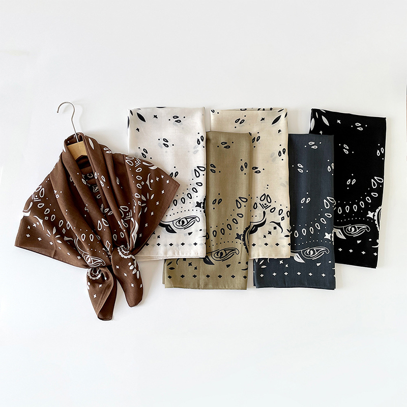 Foulard à motif floral de cachemire pour femme, imprimé, 90 cm, châle enveloppant, toucher doux et luxueux, grand foulard carré, accessoires d'été