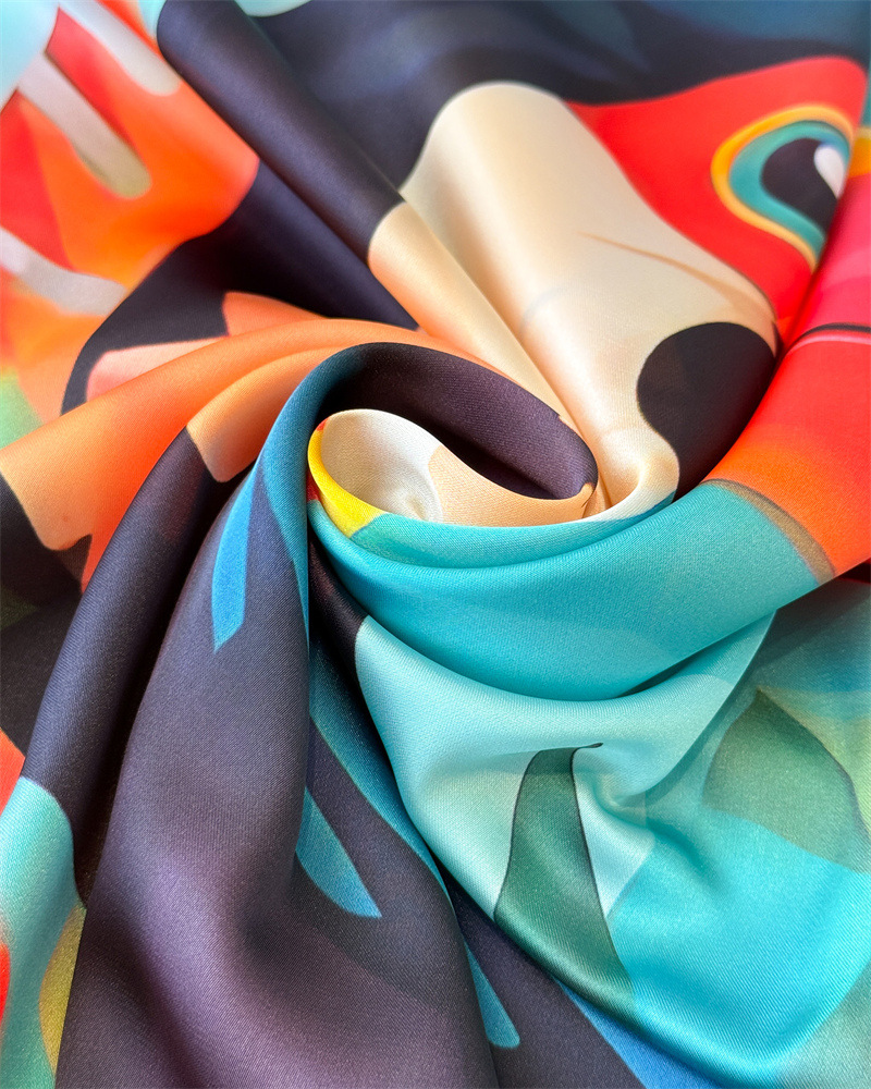 Élégant foulard carré de luxe imprimé oiseaux pour femme, châle de plage tendance, hijab, écharpe, bandana élégant