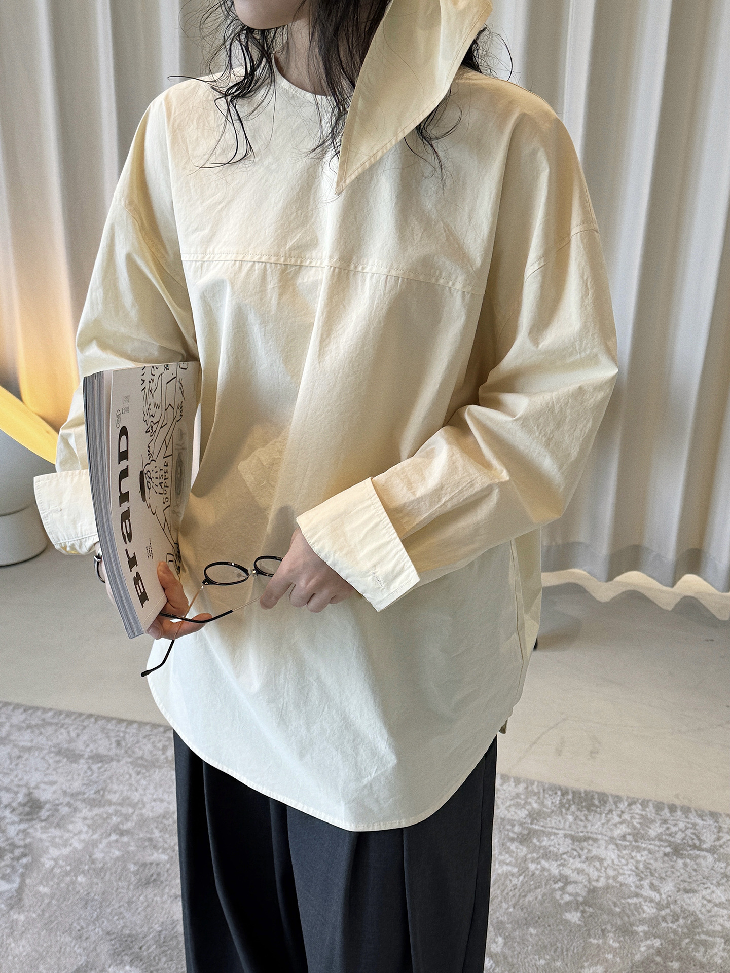 Écharpe triangulaire décontractée et tendance pour le printemps, col rond, protection contre l'eau, chemise à empiècements, silhouette ample, haut pour femmes