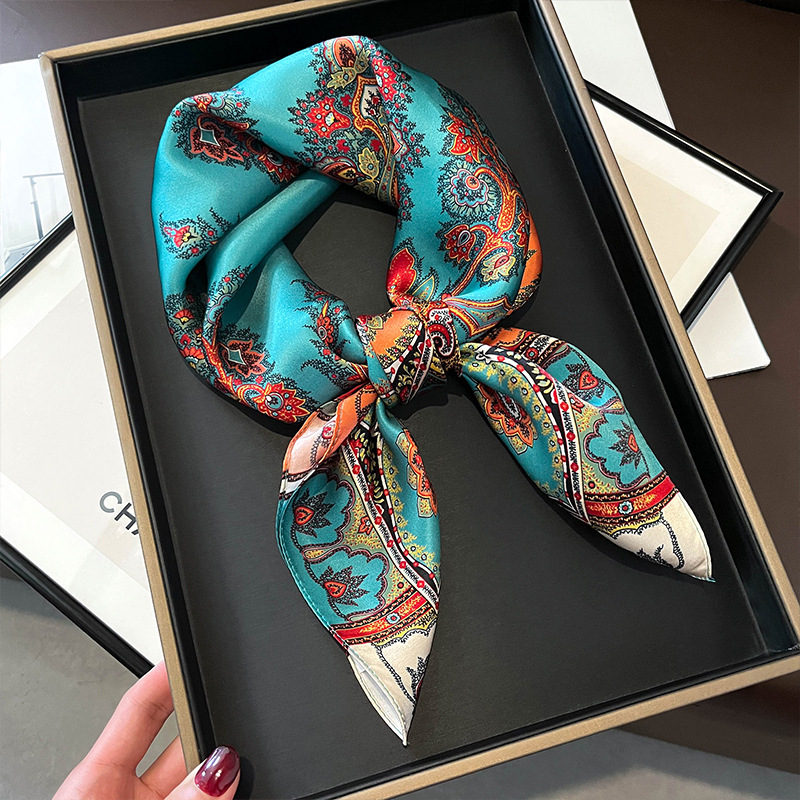 Group écharpe injSquare pour femmes, chaîne de conception, ruban de cheveux, marque de luxe, bande de sauna, châle pour dames, cou, utilitaire, présidence, foulard, bandana de poignet, 100%
