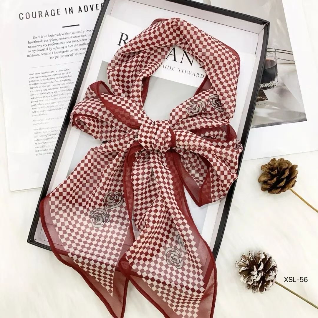 1 écharpe en soie classique à pois longs et en forme de losange, foulard léger et polyvalent pour femme, à la mode, pour l'été