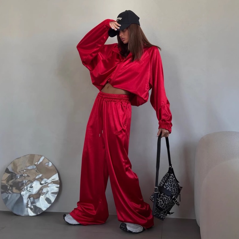 Ensemble de survêtement décontracté deux pièces pour femme, tendance printemps-été 2026, avec sweat à capuche oversize et pantalon large