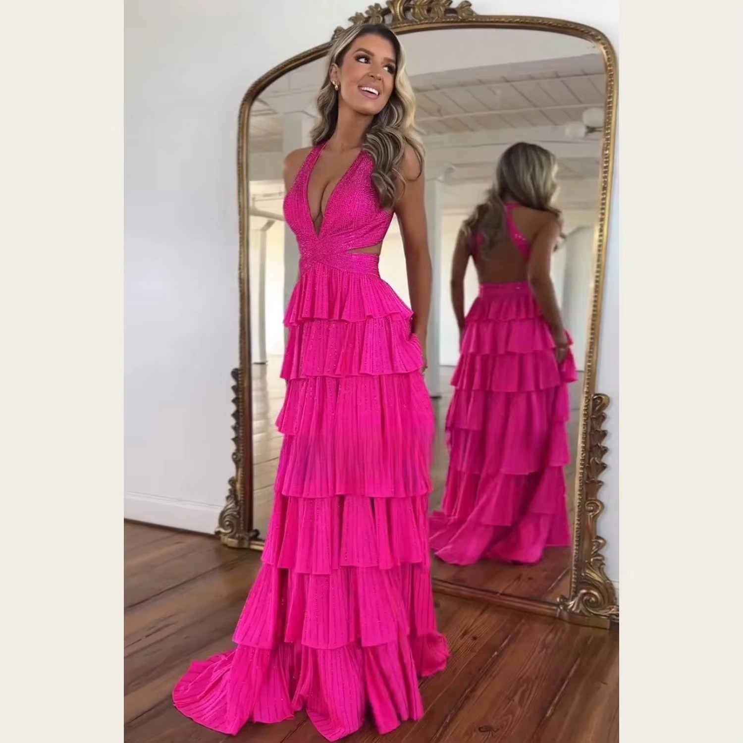 Robes de soirée maxi à col en V et à bretelles pour femmes, avec volants superposés et découpe à la taille, idéales pour les mariages, les réceptions et les événements formels.