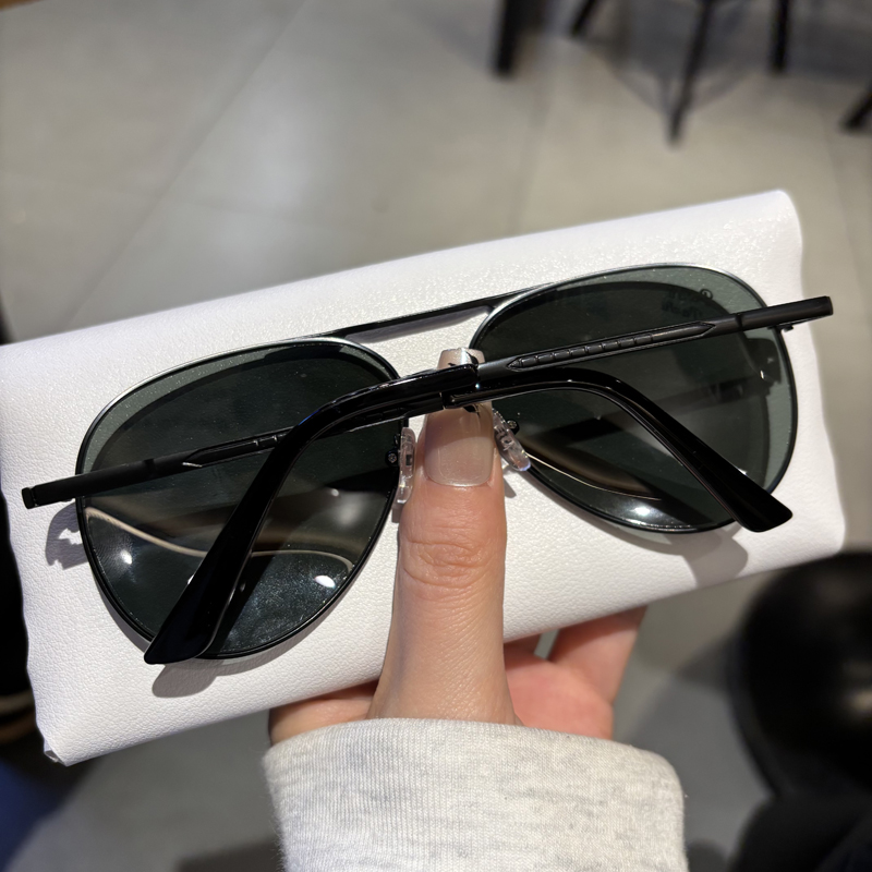 Nouvelles lunettes de soleil en verre 2026 pour hommes, style mode avec protection UV, monture large, protection solaire rafraîchissante pour la conduite, style pilote