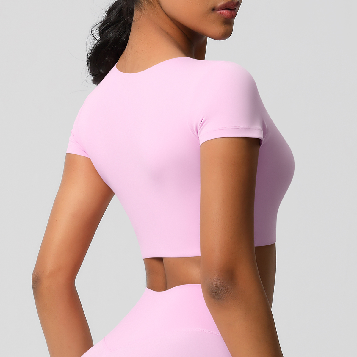 T-shirt de sport à manches courtes et col rond pour femme, vêtement d'été rembourré, respirant et extensible