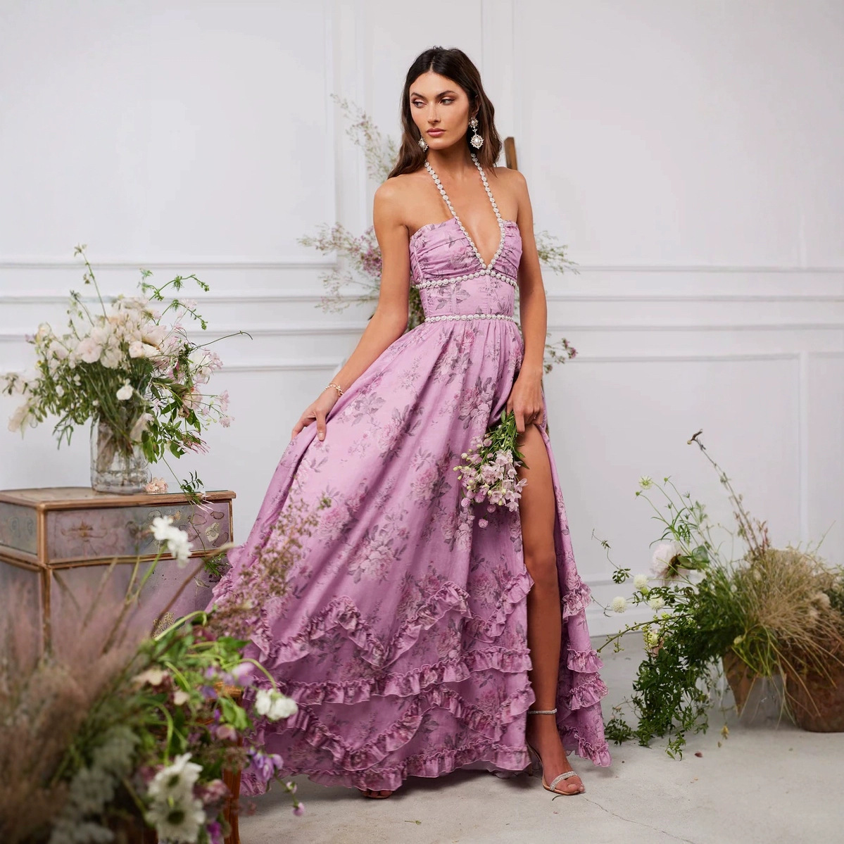 Robe longue sexy pour femme à imprimé floral, col licou, dos nu, décolleté en V, avec chaîne de perles et fente, pour soirée